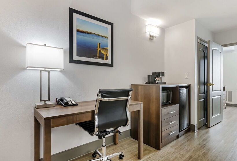 فندق Best Western Plus First Coast Inn And Suites