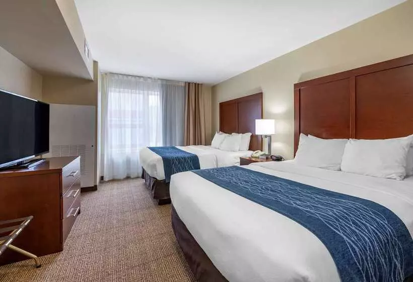 هتل Comfort Inn & Suites Northern Kentucky