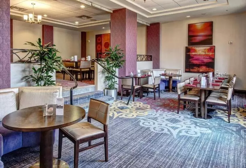 ホテル Courtyard Kansas City Country Club Plaza