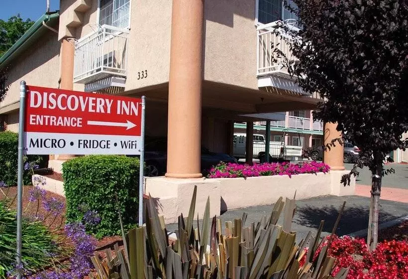 호텔 Discovery Inn