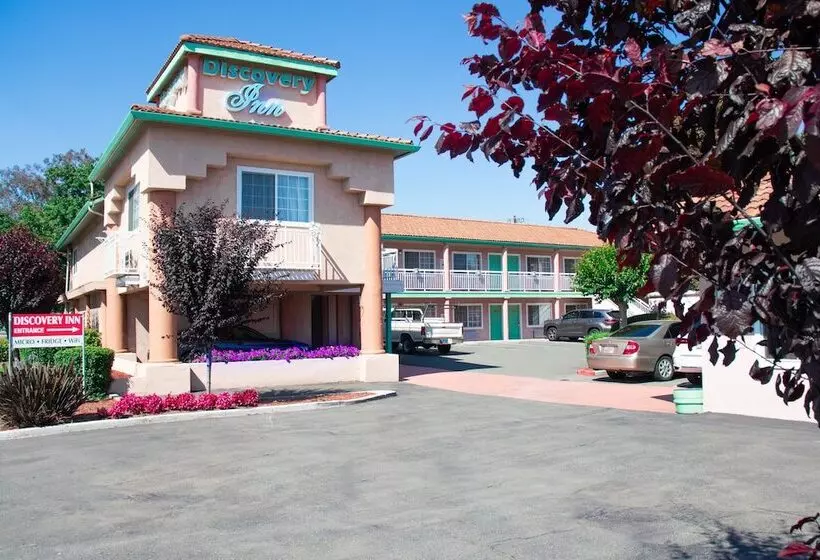 호텔 Discovery Inn