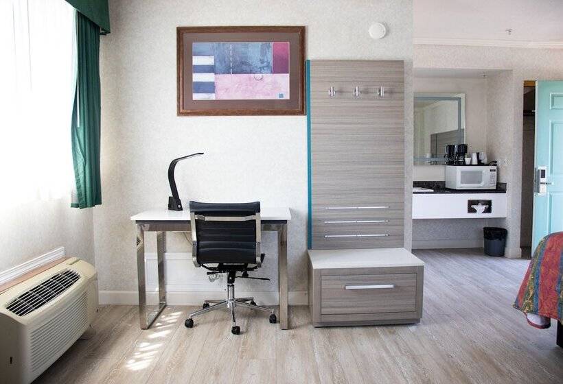 酒店 Discovery Inn