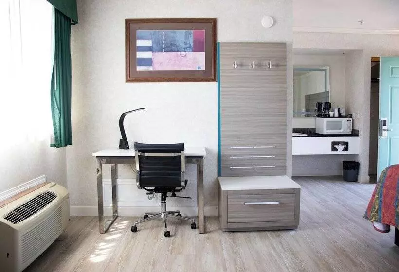 호텔 Discovery Inn