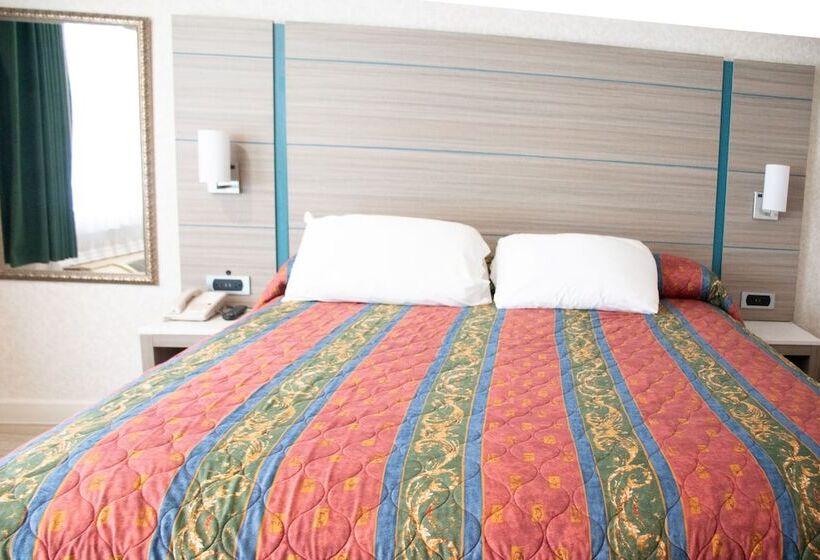 酒店 Discovery Inn