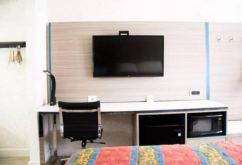 호텔 Discovery Inn