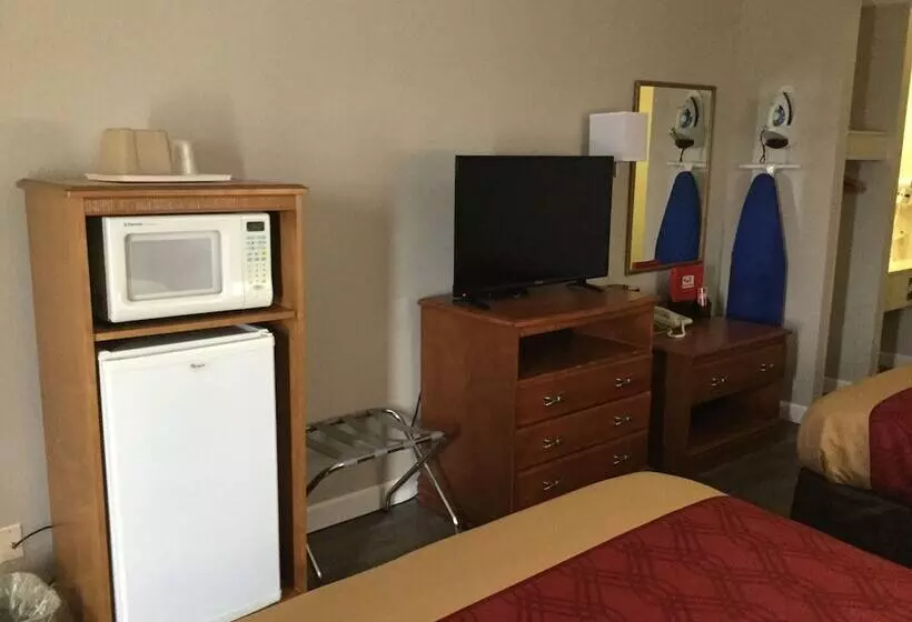 هتل Econo Lodge Lincoln