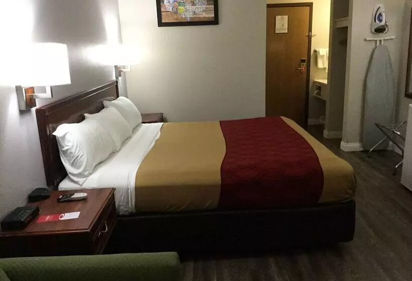 هتل Econo Lodge Lincoln
