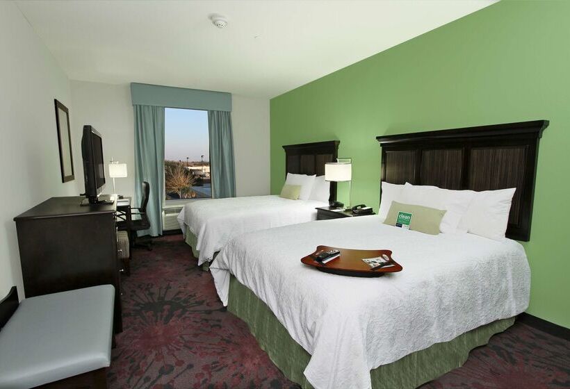 בית מלון כפרי Hampton Inn & Suites Winnie