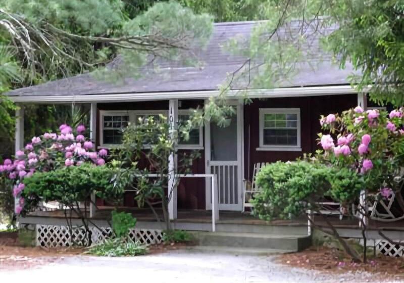 فندق Highland Lake Inn & Resort Flat Rock