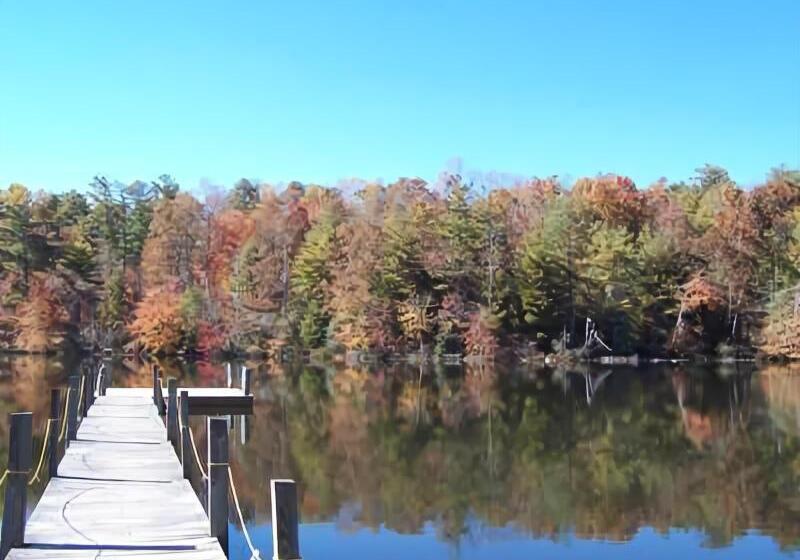 فندق Highland Lake Inn & Resort Flat Rock