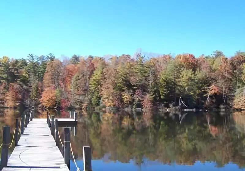 Отель Highland Lake Inn & Resort  Flat Rock