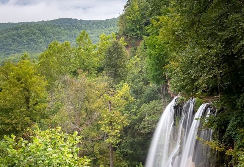 Magnuson Hotel West Liberty