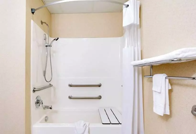 Magnuson Hotel West Liberty