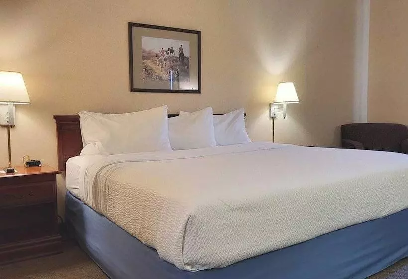 Magnuson Hotel West Liberty