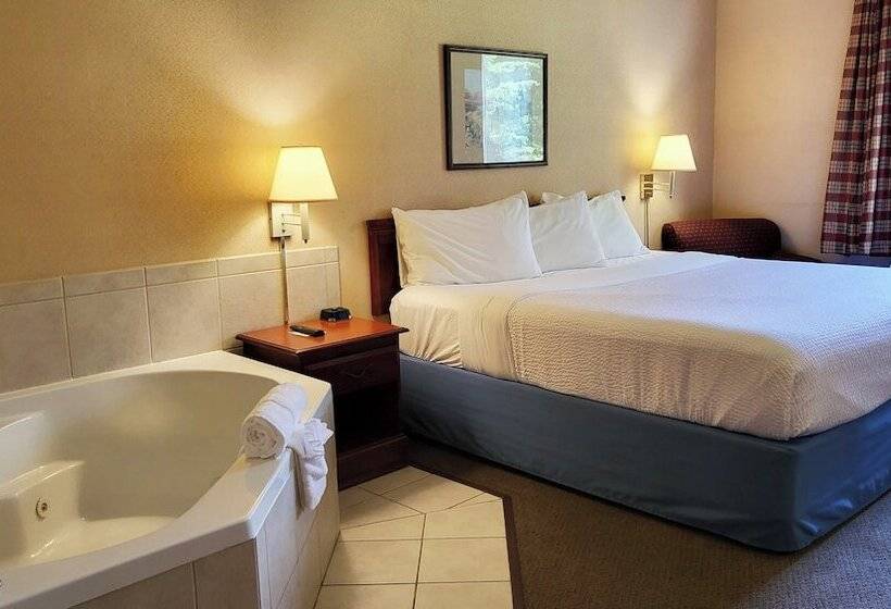 Magnuson Hotel West Liberty