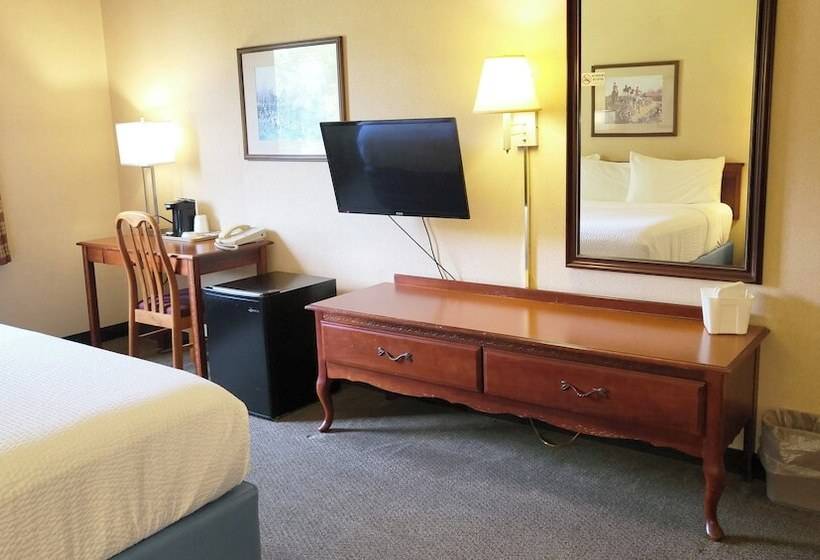 Magnuson Hotel West Liberty