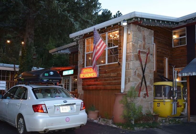 호텔 Sitzmark Chalet Inn