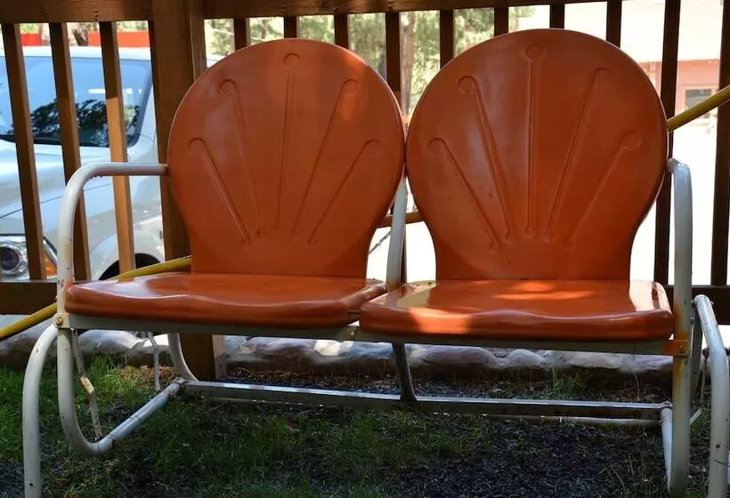 酒店 Sitzmark Chalet Inn