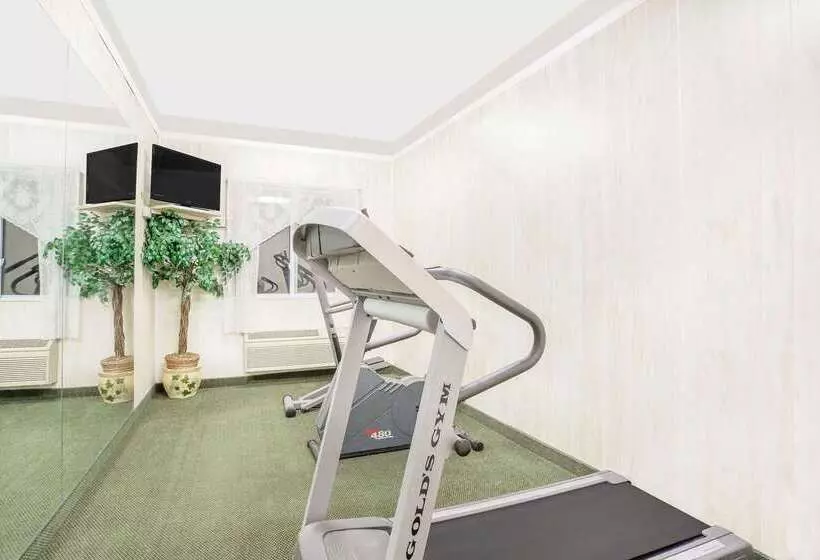 Hotel Super 8 By Wyndham Monticello