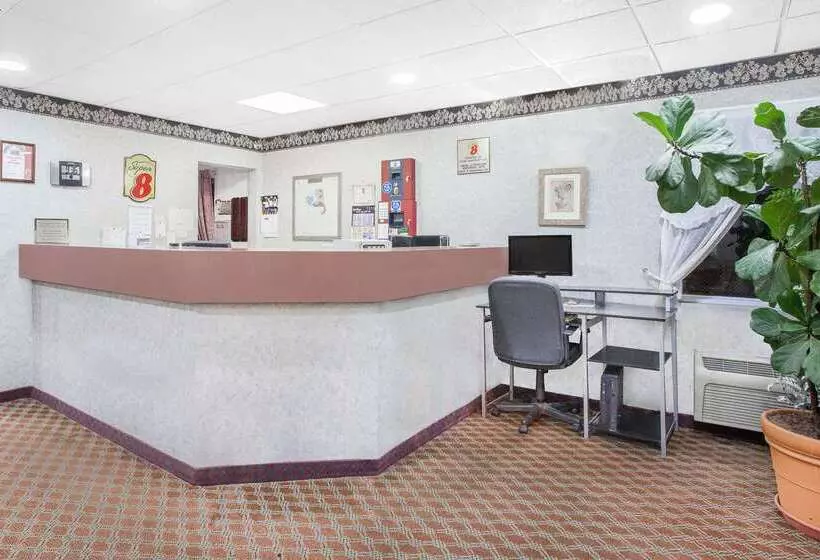 Hotel Super 8 By Wyndham Monticello