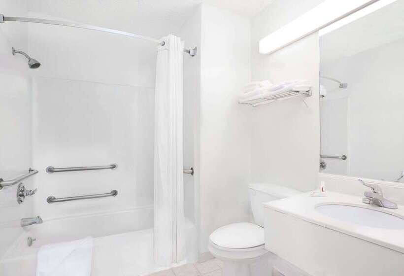 בית מלון כפרי Super 8 By Wyndham Monticello