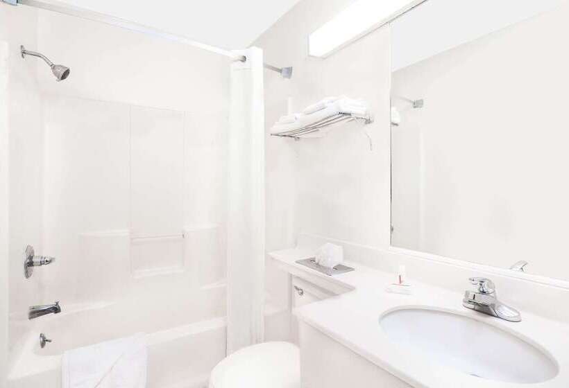 בית מלון כפרי Super 8 By Wyndham Monticello