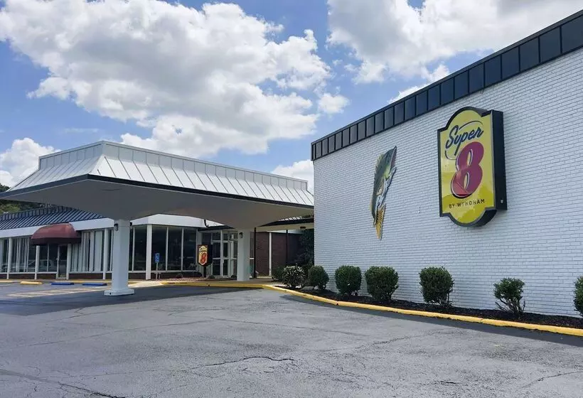 Отель Super 8 By Wyndham Riverside Al