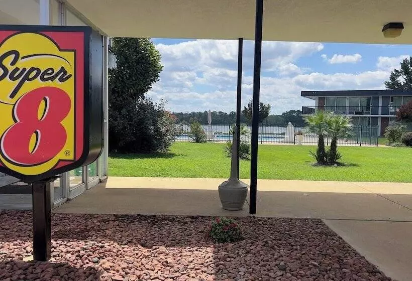 Отель Super 8 By Wyndham Riverside Al