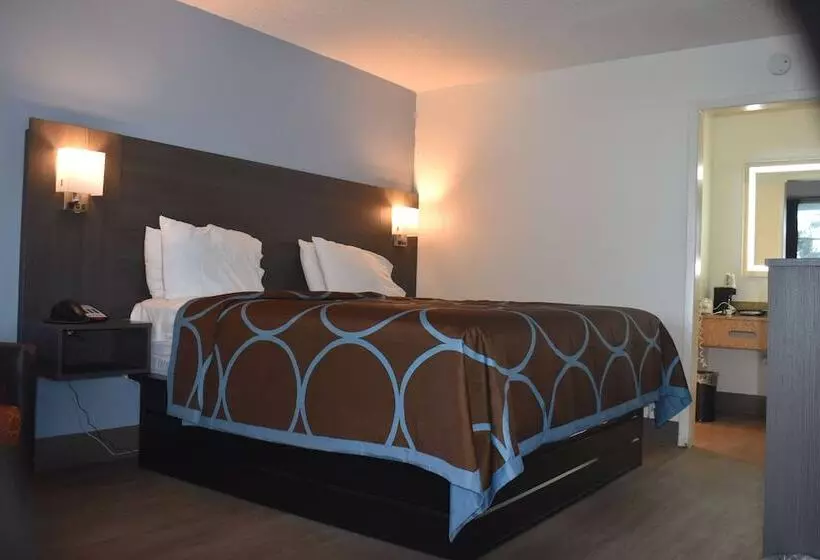 Отель Super 8 By Wyndham Riverside Al