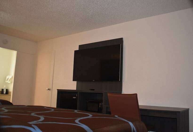 فندق Super 8 By Wyndham Riverside Al