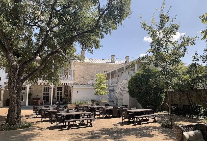 Отель The Kendall