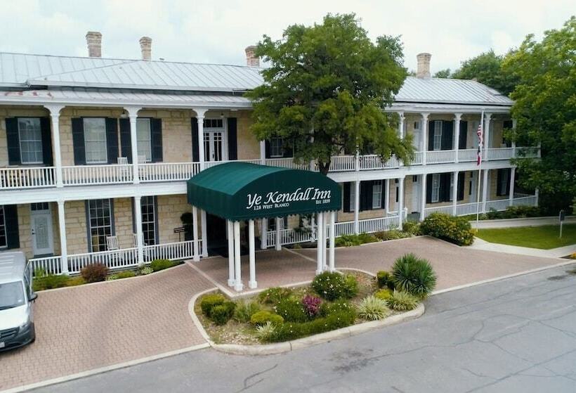 Отель The Kendall