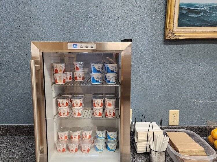 汽车旅馆  Anchor Beach Inn