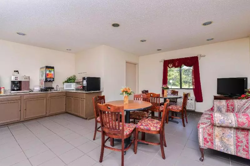 Мотель Baymont By Wyndham Acworth