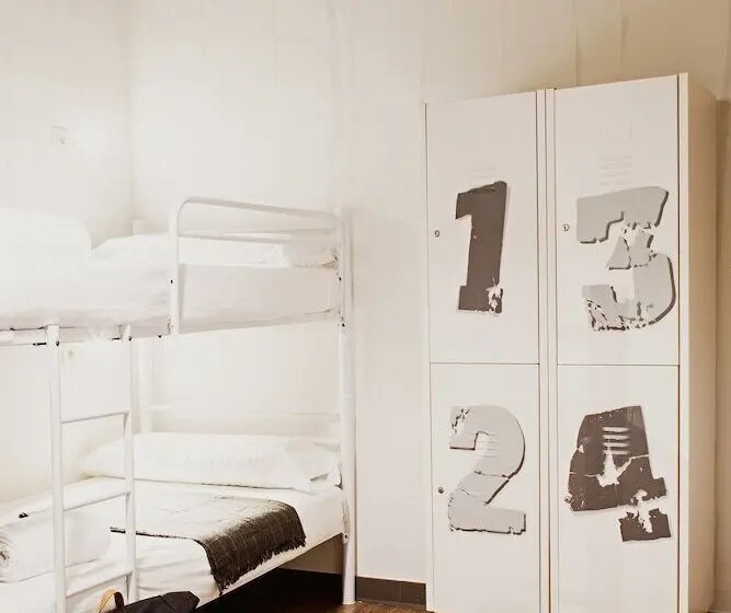 Room00 Ventura Hostel