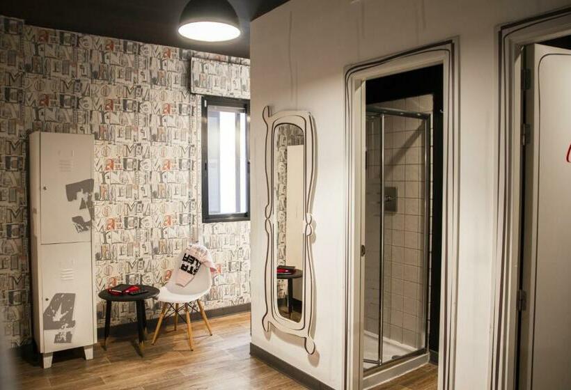 Room00 Ventura Hostel