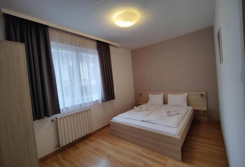 Corvin Plaza Apartments & Suites