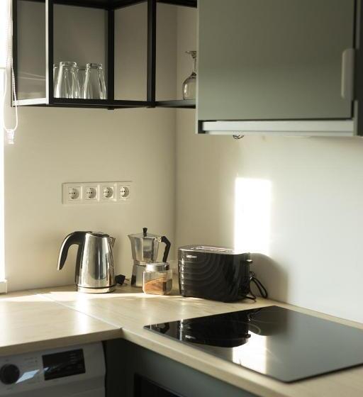 Corvin Plaza Apartments & Suites