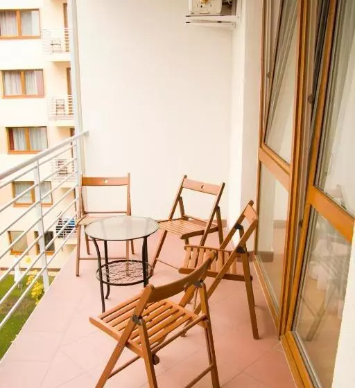 Corvin Plaza Apartments & Suites