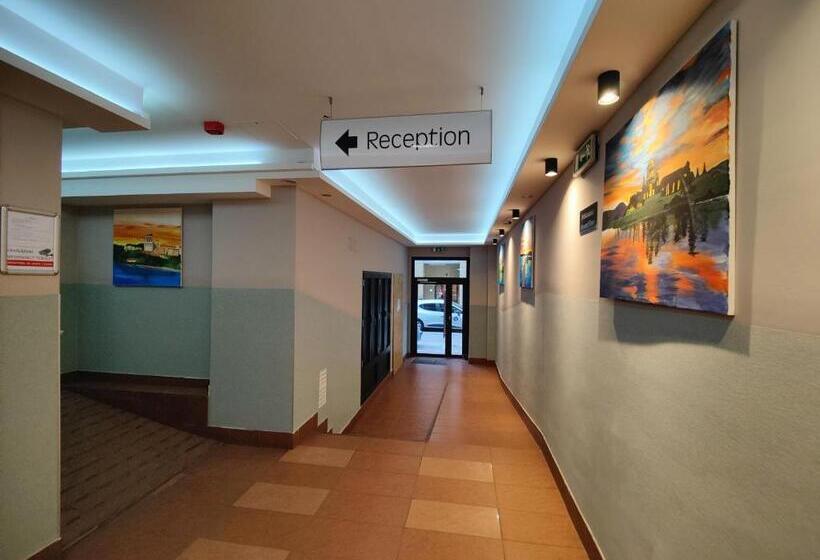 Corvin Plaza Apartments & Suites