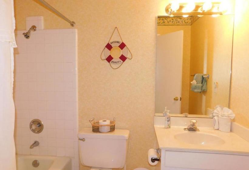 Ocean Walk By Hodnett Cooper