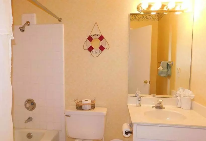 Ocean Walk By Hodnett Cooper