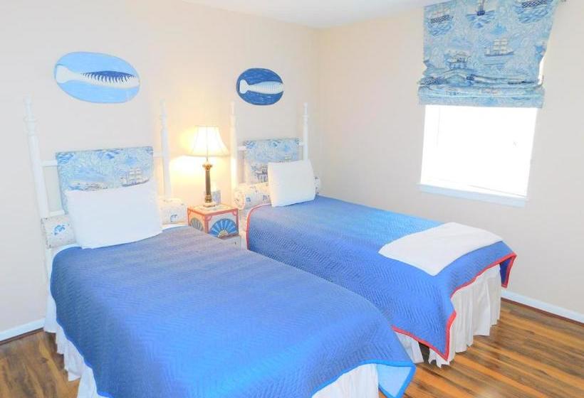 Ocean Walk By Hodnett Cooper