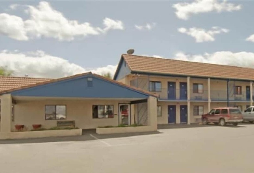 ホテル Travel Inn & Suite