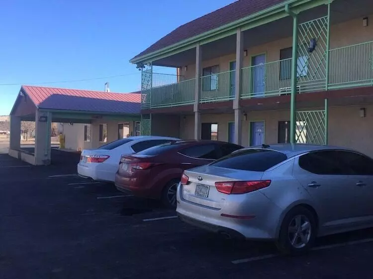 호텔 Travel Inn & Suite