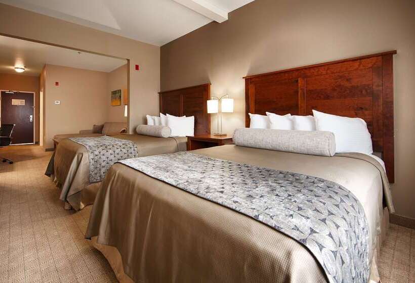 Green Mill Village Hotel & Suites, Bw Signature Collection