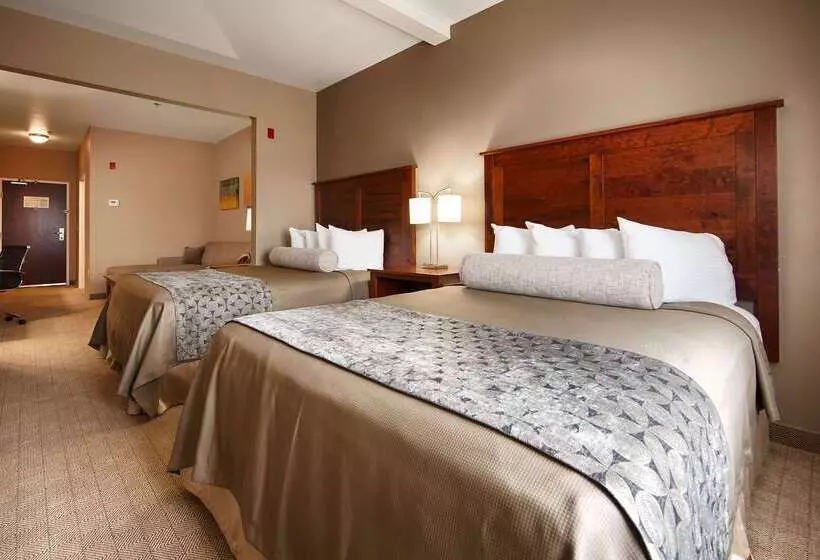 Green Mill Village Hotel & Suites, Bw Signature Collection