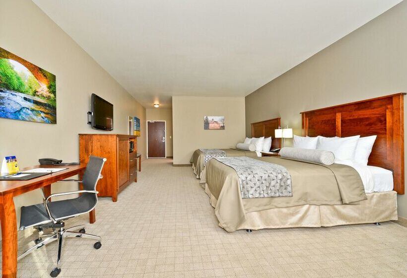 Green Mill Village Hotel & Suites, Bw Signature Collection