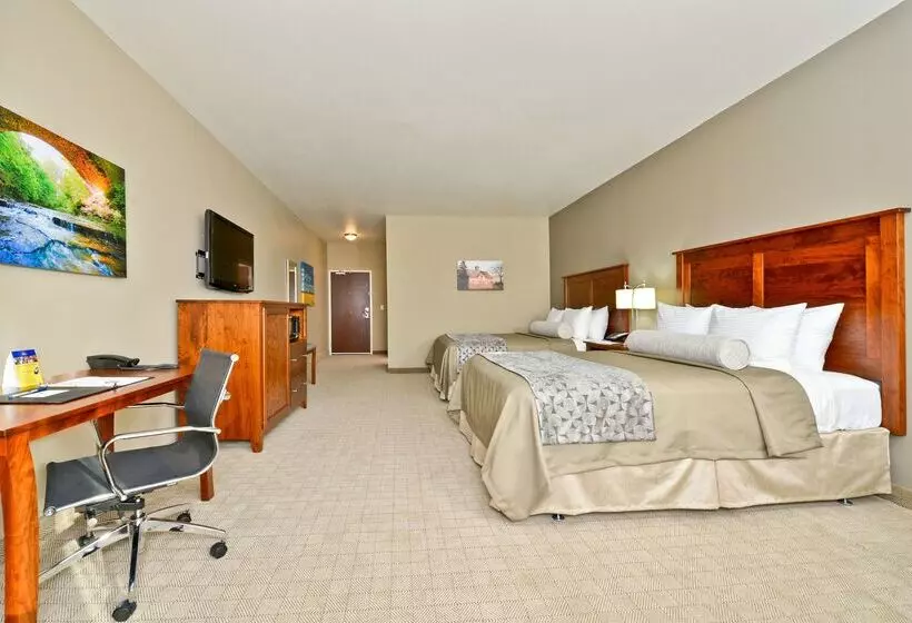 Green Mill Village Hotel & Suites, Bw Signature Collection