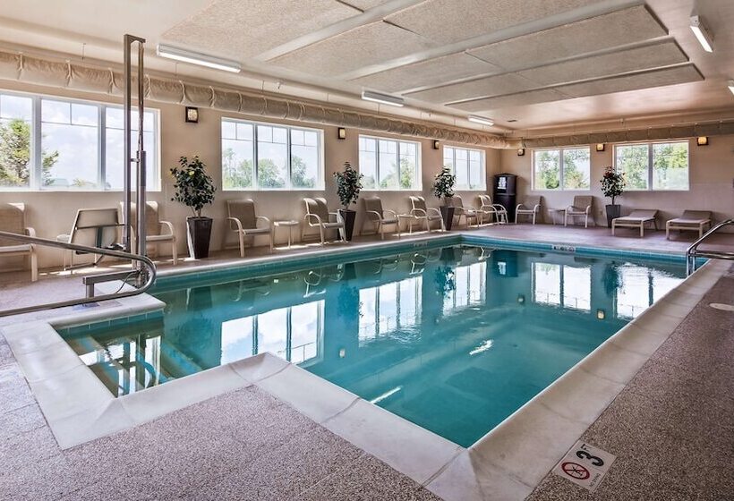 Green Mill Village Hotel & Suites, Bw Signature Collection